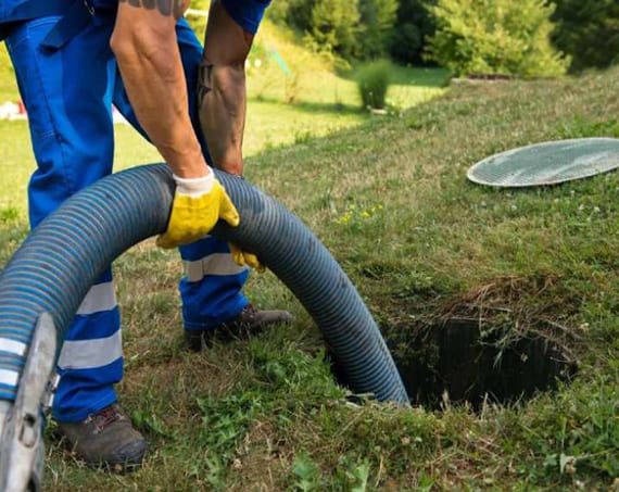 serviço de desentupimento de esgoto