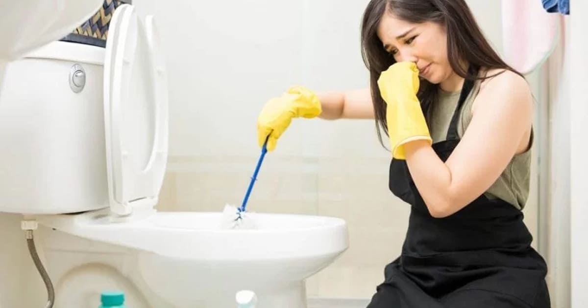 água voltando pelo ralo