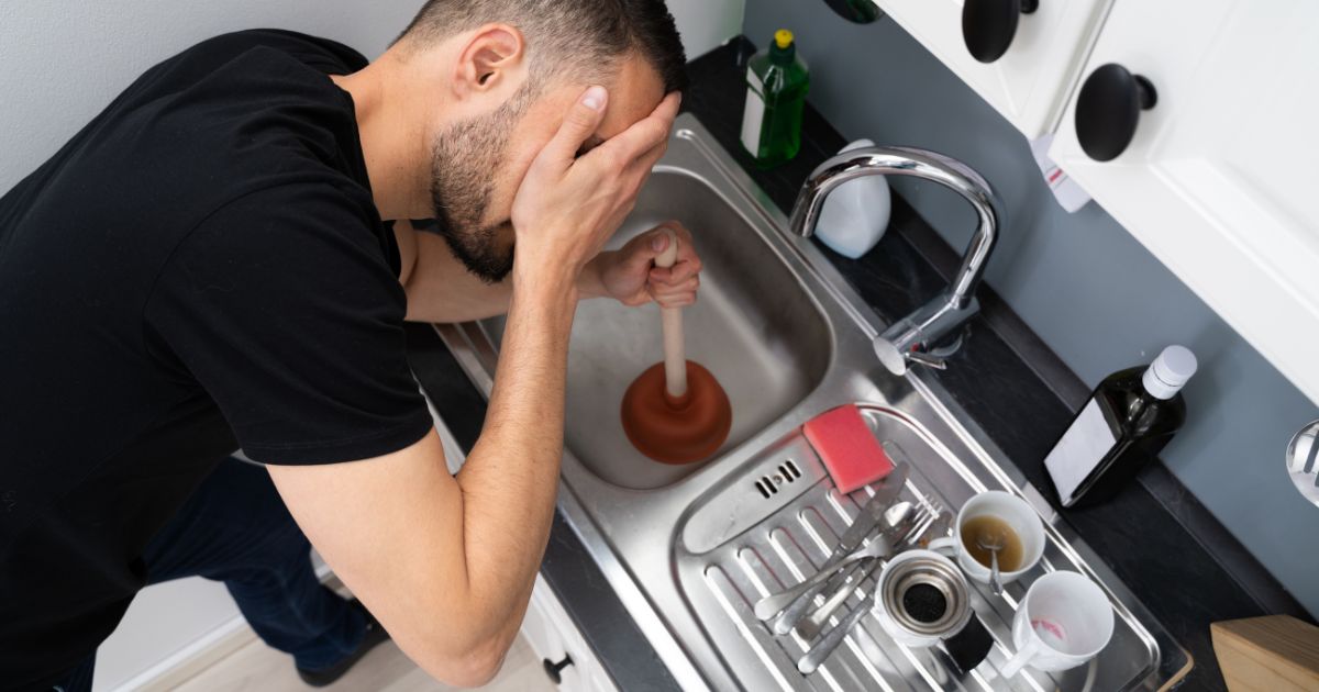 Como saber se preciso contratar uma desentupidora