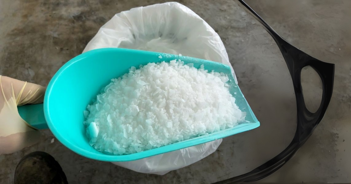 Posso usar soda cáustica para desentupir